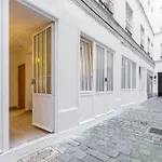 Beautiful Apartment In Louvre Museum